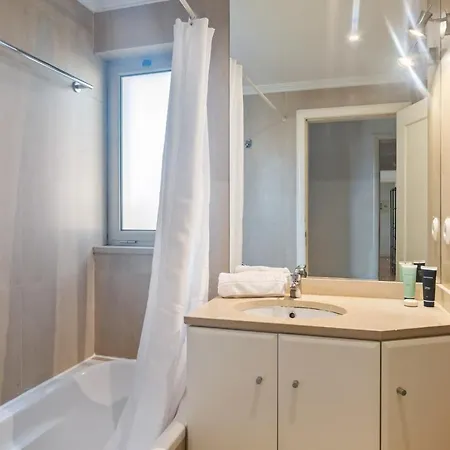 公寓 Modern & Spacious 2-bedroom With Balcony In Campolide Lisboa