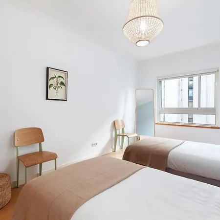 Апартаменты Modern & Spacious 2-bedroom With Balcony In Campolide *