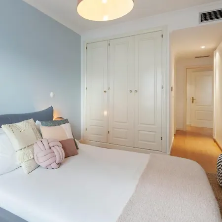 Modern & Spacious 2-bedroom With Balcony In Campolide Apartamento Lisboa